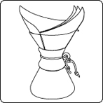 ペーパーフィルターの使い方（2）ケメックスコーヒーメーカーにフィルターをセットする。