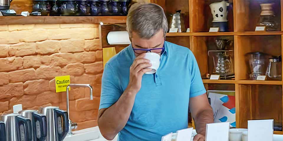 コーヒー鑑定士マネ・アルベス氏が厳選したロットをご用意しました